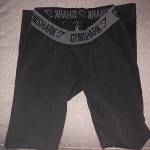 Gym shark leggings